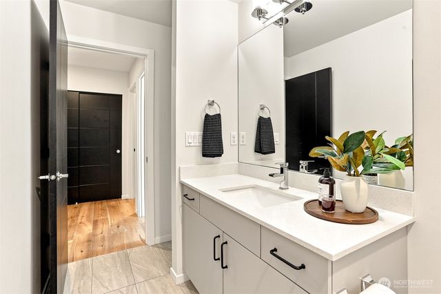8527 Interlake Avenue N, Seattle, WA 98103