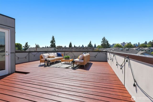 8527 Interlake Avenue N, Seattle, WA 98103