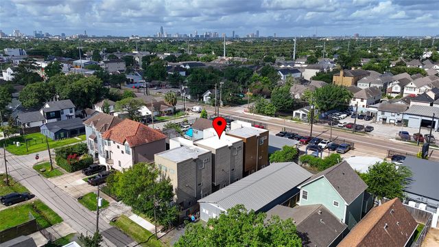 1409 Laird Street B, Houston, TX 77008