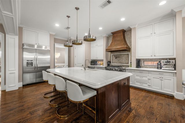 5726 W Hanover Avenue, Dallas, TX 75209