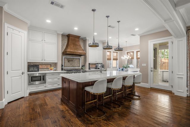 5726 W Hanover Avenue, Dallas, TX 75209