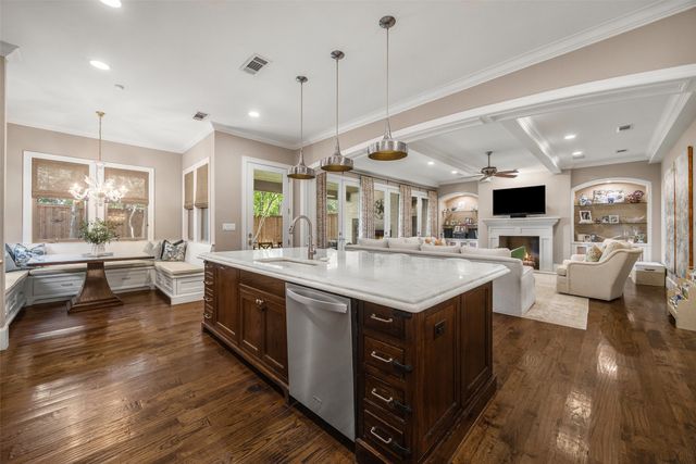 5726 W Hanover Avenue, Dallas, TX 75209