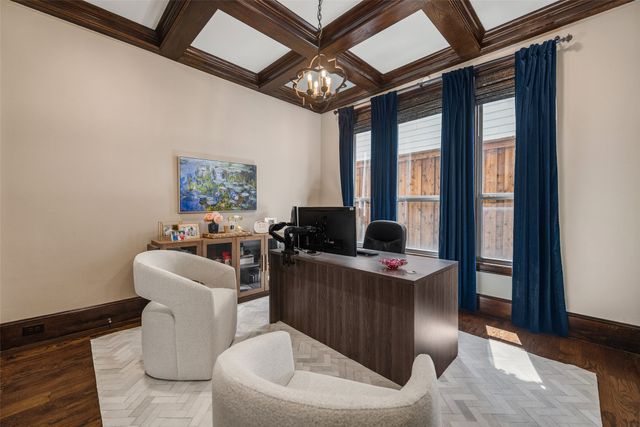 5726 W Hanover Avenue, Dallas, TX 75209