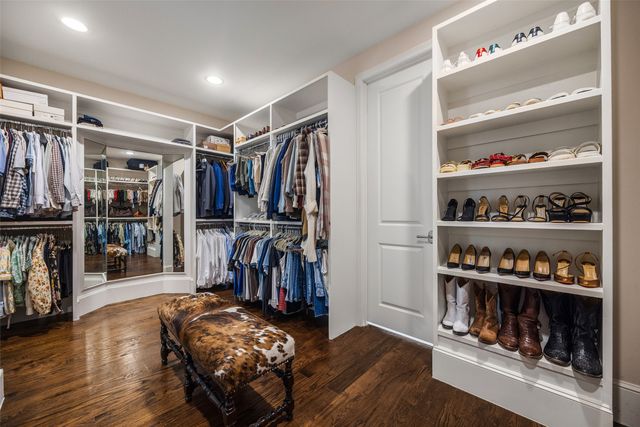 5726 W Hanover Avenue, Dallas, TX 75209