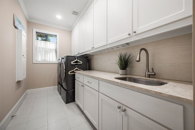 5726 W Hanover Avenue, Dallas, TX 75209