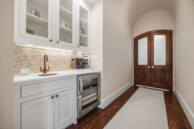 5726 W Hanover Avenue, Dallas, TX 75209