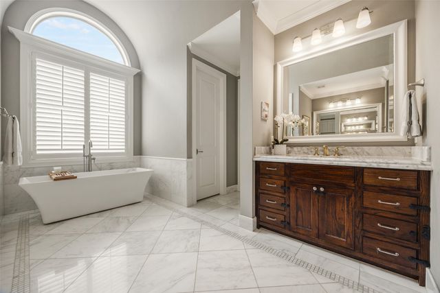 5726 W Hanover Avenue, Dallas, TX 75209