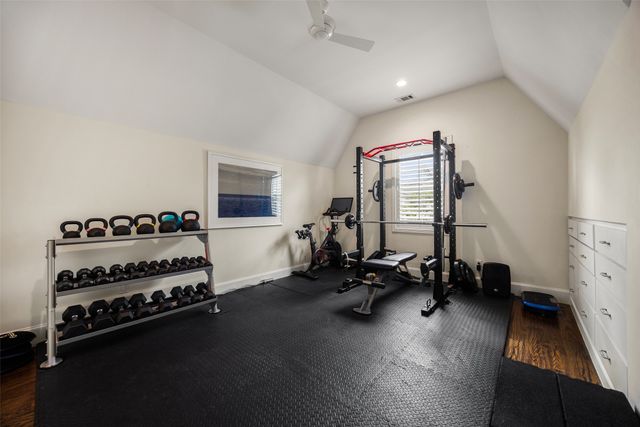 5726 W Hanover Avenue, Dallas, TX 75209