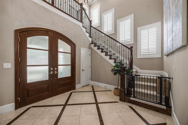 5726 W Hanover Avenue, Dallas, TX 75209