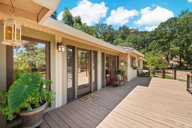 75 Ridgecrest Dr, Napa, CA 94558