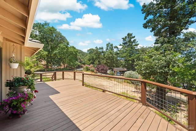 75 Ridgecrest Dr, Napa, CA 94558