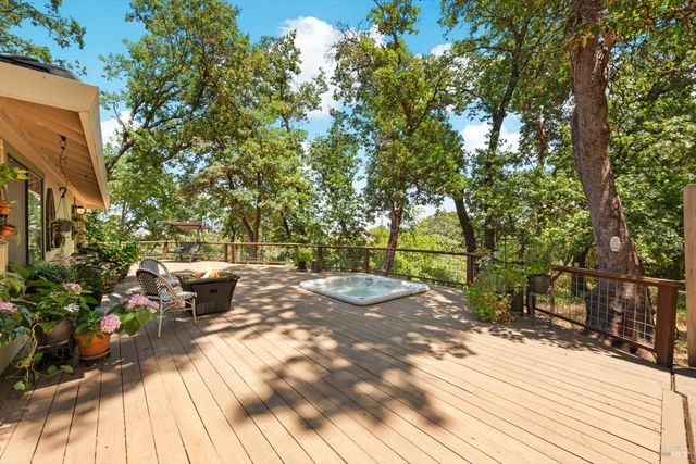 75 Ridgecrest Dr, Napa, CA 94558