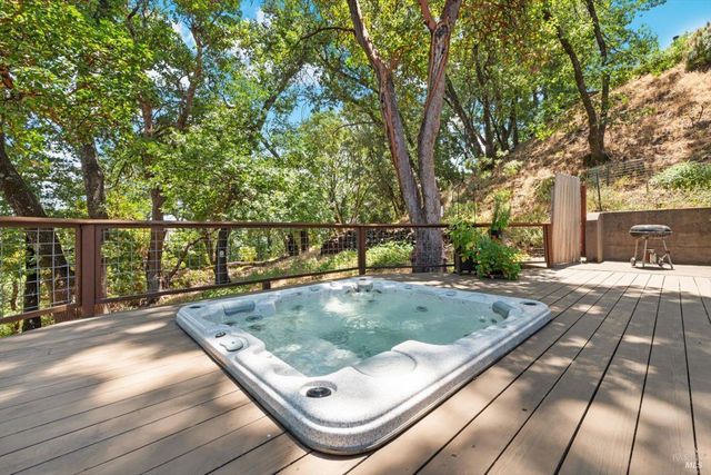 75 Ridgecrest Dr, Napa, CA 94558