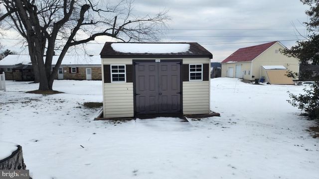 2881 SUNSET DR, Dallastown, PA 17313