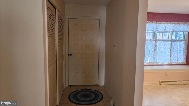 2881 SUNSET DR, Dallastown, PA 17313