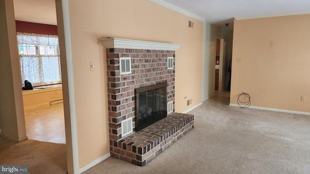 2881 SUNSET DR, Dallastown, PA 17313