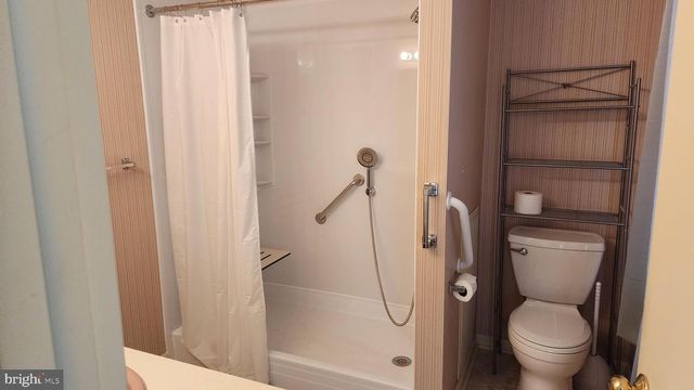 2881 SUNSET DR, Dallastown, PA 17313