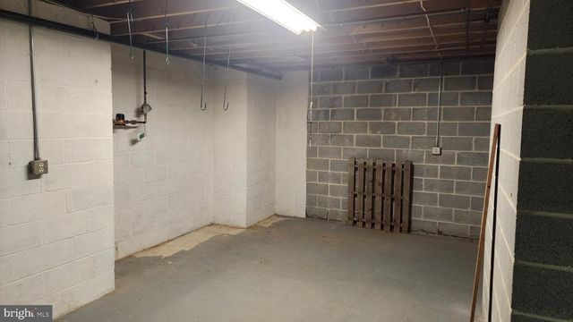 2881 SUNSET DR, Dallastown, PA 17313