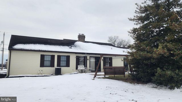 2881 SUNSET DR, Dallastown, PA 17313