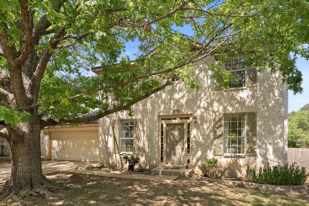 1807 Lion Heart DR, Cedar Park, TX 78613