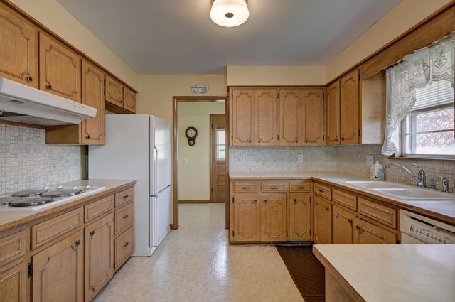 1211 Northwest Boulevard, Neosho, MO 64850