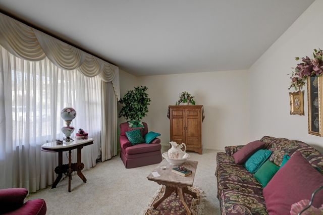 1211 Northwest Boulevard, Neosho, MO 64850