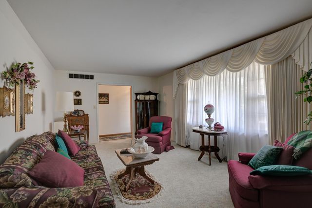 1211 Northwest Boulevard, Neosho, MO 64850