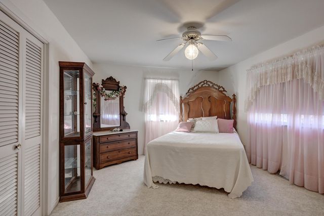 1211 Northwest Boulevard, Neosho, MO 64850