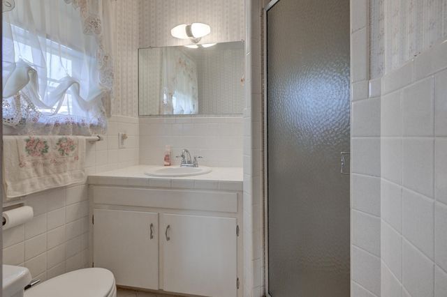 1211 Northwest Boulevard, Neosho, MO 64850