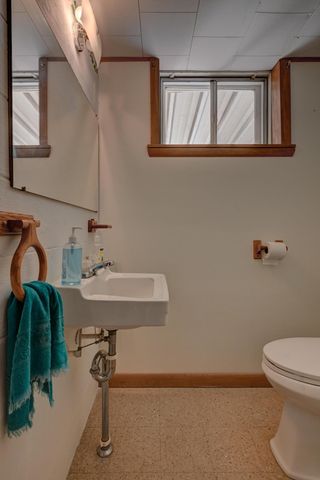 1211 Northwest Boulevard, Neosho, MO 64850