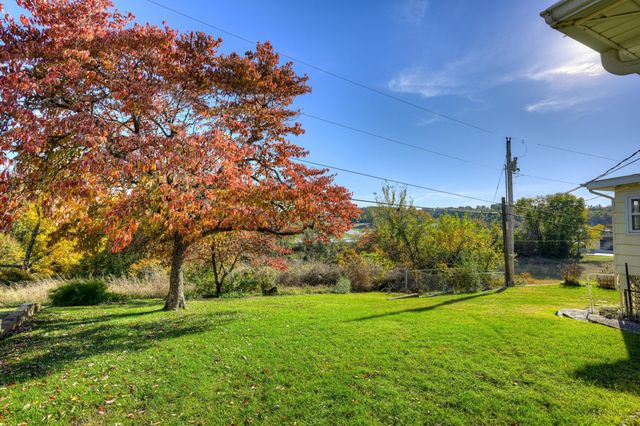 1211 Northwest Boulevard, Neosho, MO 64850