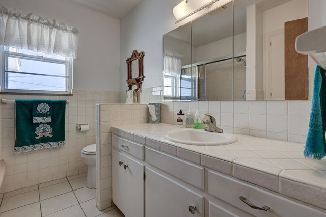 1211 Northwest Boulevard, Neosho, MO 64850