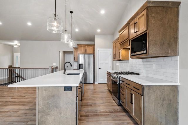 3696 ELLA JO WAY, De Pere, WI 54115