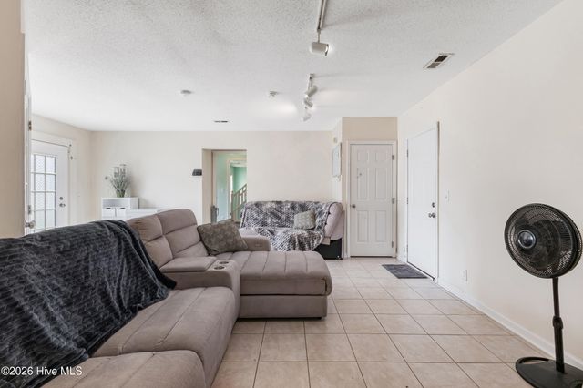 687 Windsor Drive SE, Belville, NC 28451