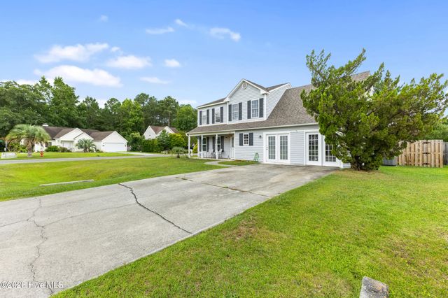 687 Windsor Drive SE, Belville, NC 28451