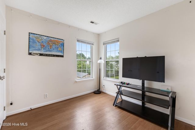 687 Windsor Drive SE, Belville, NC 28451
