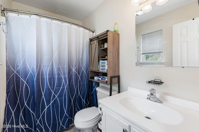 687 Windsor Drive SE, Belville, NC 28451
