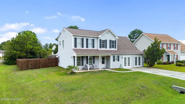 687 Windsor Drive SE, Belville, NC 28451