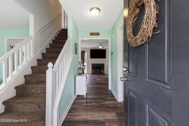 687 Windsor Drive SE, Belville, NC 28451