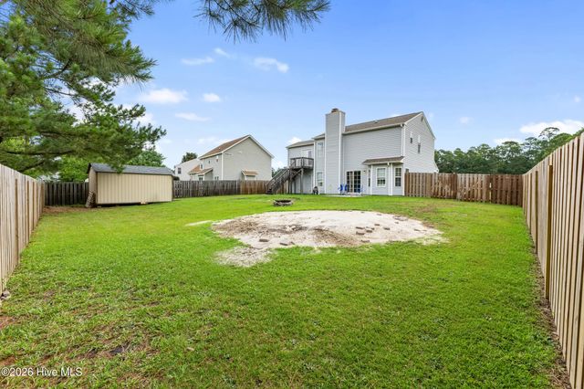 687 Windsor Drive SE, Belville, NC 28451
