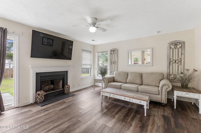 687 Windsor Drive SE, Belville, NC 28451