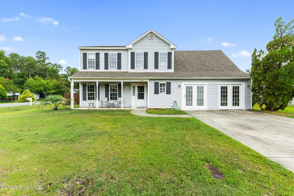 687 Windsor Drive SE, Belville, NC 28451
