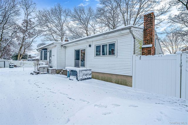 1277 Hummel Avenue, Holbrook, NY 11741