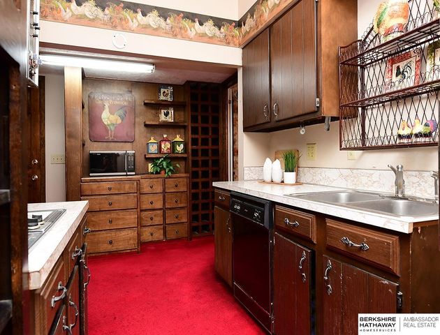 1016 S 52nd Street, Omaha, NE 68106