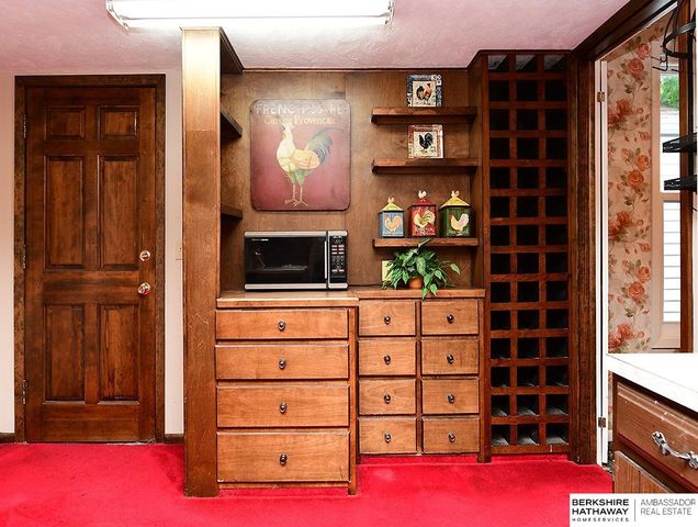 1016 S 52nd Street, Omaha, NE 68106