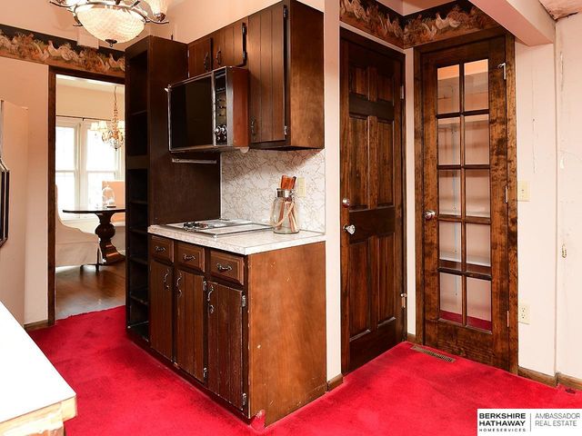 1016 S 52nd Street, Omaha, NE 68106