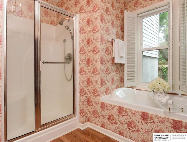 1016 S 52nd Street, Omaha, NE 68106