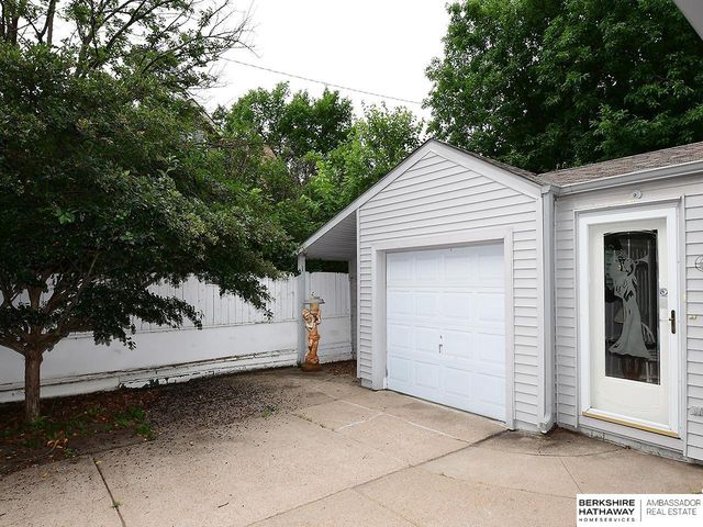 1016 S 52nd Street, Omaha, NE 68106
