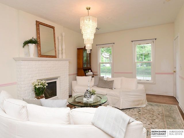1016 S 52nd Street, Omaha, NE 68106