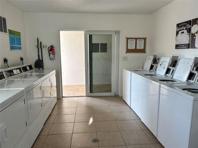 1541 S Ocean Blvd Apt 318, Lauderdale By The Sea, FL 33062